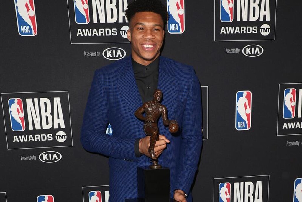 Είναι ο MVP με το χαμηλότερο νούμερο σε ντραφτ τα τελευταία 30 χρόνια, κάτι που μεγαλώνει ακόμα περισσότερο το κατόρθωμά του. Το τρομερό ρεκόρ του Giannis!